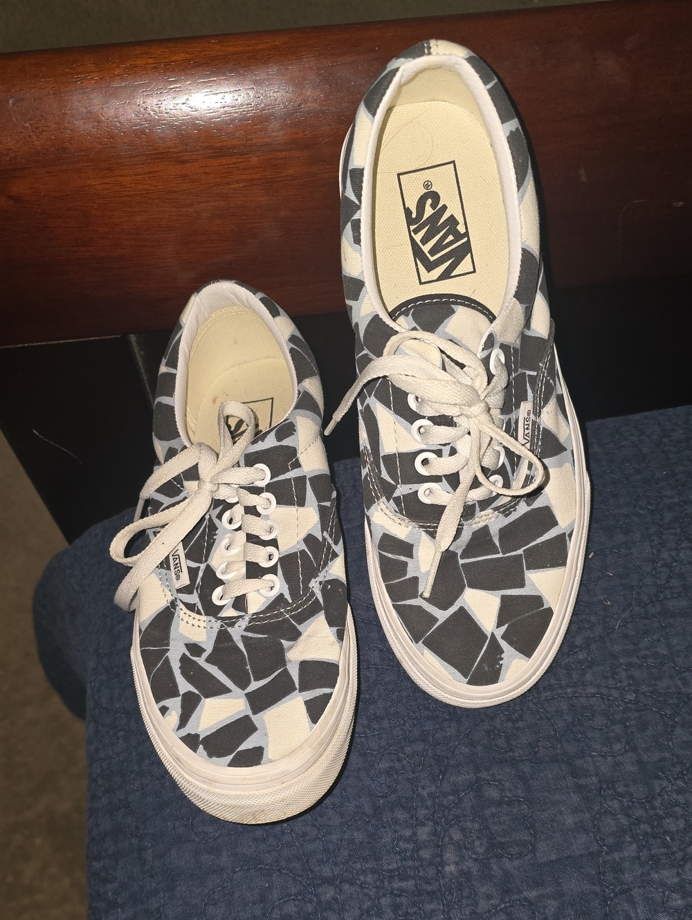 Vans Womens  Mosaic Pattern Lace-Up Sneakers in Black & White